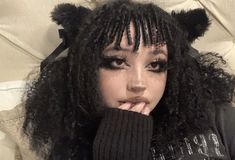 Poc Goth, Alt Makeup, Peinados Fáciles Para Cabello Corto, Goth Makeup, Afro Punk, Curly Girl