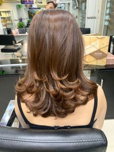 Brown Hair Inspo, Stronger Hair, Hairstyles For Layered Hair, Trendy Hairstyle, Healthier Hair, Haircuts For Medium Hair, Haircuts Straight Hair, Hair Stylist Life, Hair Inspiration Color