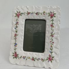 Excellent condition, no chips, cracks or other problems noted.  Overall measures approx 4.5" by 5.5". For picture size 2.5" by 3.5" Porcelain Picture Frame, Flower Photo Frame, Future Bedroom, Picture Size, Flower Photos, My New Room, Picture Sizes, New Room, Picture Frame