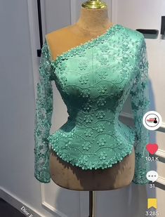 Back Lace Blouse Designs, Lace Aso Ebi Styles, Lace Asoebi Styles, Lace Top Styles, Aso Ebi Lace, Aso Ebi Lace Styles, African Blouses, Nigerian Lace Styles Dress, Corset Blouse