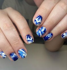 short square blue and white nail art Blue China Nails, Blue And White Nails Short, Blue And White Nail Art, China Nail Art, Blue And White Nail, Paisley Nail Art, Blue And White Nails, China Nails, Blue Willow China