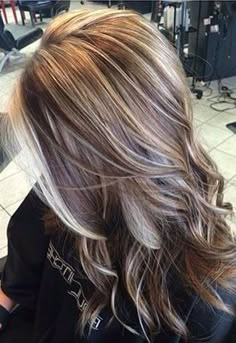 Coffee And Cream Hair Color, Dark Brown Hair With Blonde Lowlights, Blonde On Top Dark Underneath, Grey Balayage, Hair Color Inspiration, Blonde Ombre Hair, Balayage Hair Color, Ombre Blond