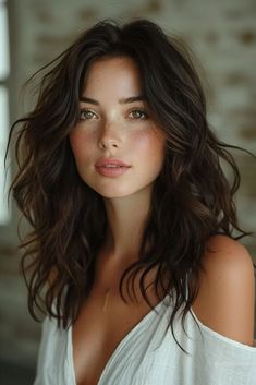 medium-length-hairstyles- Classic Bob Hairstyle, Classic Hairstyles, Oval Face Shapes, Long Brown Hair, Long Wavy Hair, Oval Faces, Trendy Hairstyles, Dark Hair, Wavy Hair