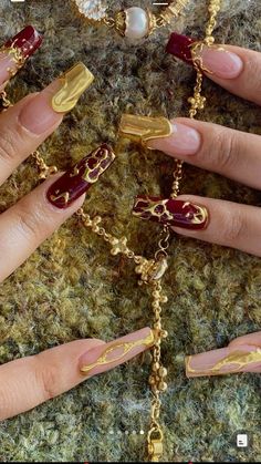 Red Nails Gold Jewelry, Red White Gold Nails, Red Gold Nails Design, Red And Gold Nails Ideas, Dark Red And Gold Nails, Gold And Red Nails, Red Gold Nails, Gold Nails Design, White Nails With Gold