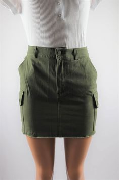 Size: L Skirt With Tights, Green Cargo Skirt, Cargo Skirt Outfit, Cargo Skirts, Cheap Fashion Outfits, Skirt Pockets, Pants Cargo, Green Cargo, Cargo Skirt