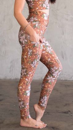 Side view of model wearing ultra lightweight featherlight leggings with clusters of honeybees and flowers. Her hand is in the side pocket that is big enough to hold a phone. Cycling Training, Bee Artwork, Gym Tights, Eagle Rock, Fashion Tights, Compression Pants, Tall Girl, Pocket Leggings, Squat Proof