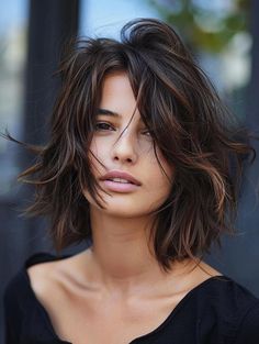 Age 60 Hairstyles, Side Parted Bob, Trending Bob Hairstyles, Medium Bob Haircuts, Messy Bob Haircut, Short Choppy Haircuts, Medium Bob Haircut, Choppy Haircuts, Long Face Shapes