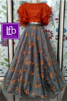 Unique Blouse Designs For Lehenga, Black Maxi Dresses, Fancy Gown, Kids Blouse Designs, Long Gown Design, Maxi Design, Gown Blue, Kids Frocks Design, Girls Dresses Sewing