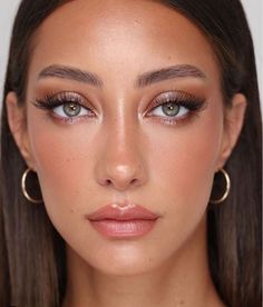 Grad Hair, No Make Up Make Up Look, Shimmery Makeup, Looks For Green Eyes, Summer Wedding Makeup, Bronze Makeup Look, Makeup Looks For Green Eyes, Wedding Eye Makeup, Bronze Makeup