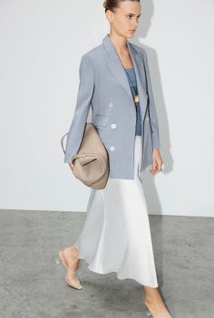 Great style doesn’t have to be complicated. – MAYSON the label Dree Hemingway, Taylor Tomasi, Taylor Tomasi Hill, Satin Maxi Skirt, Wear To Work, Winter Casual, White Skirts, Work Outfits, Isabel Marant