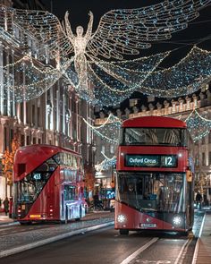 Where to see Christmas decorations in London Outfit Ideas Christmas, Winter Outfits Christmas, Travel Christmas, Motor Homes, London Tours