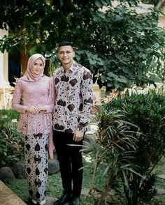 Wedding Couple Clothes, Modest Clothing Ideas, Outfit Kondangan Pria, Hijab Formal, Batik Kebaya, Couple Clothes, Muslimah Outfit