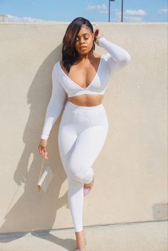 This ribbed crop pants set is simple yet sexy and has good stretch. Can be dressed up or down whether you trying to keep it simple or be a little extra. White Pants Set, All White Affair, Blue Cargo Pants, Pinstripe Dress, Lingerie Costume, Aprons Vintage, Crop Pants