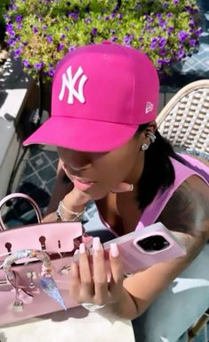 Fitted Cap Outfit Black Women, Im A Princess, Cap Outfit, Pink Lifestyle, Bad And Boujee, Pink Girly Things, Fly Girl, Girls World