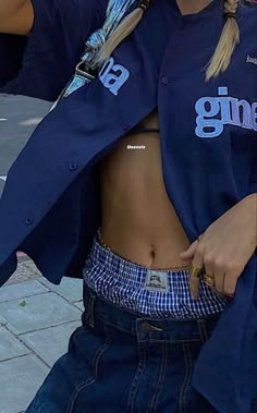 Women Boxers Outfit, Boxers Outfit, Spring Aesthetic Outfit, Outfit Blue Jeans, 사진 촬영 포즈, Wardrobe Tips, Outfits Chic, Spring Aesthetic, Nice Style