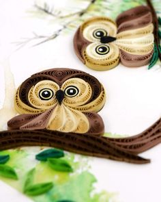 Blank Quilled card of two owlet babies in the trees. Quilling Patterns Tutorials, Quilling Flowers Tutorial, Quill Art, Diy Quilling Crafts, Quilling Animals, Paper Quilling For Beginners, Paper Quilling Cards, Origami And Quilling, Paper Quilling Jewelry