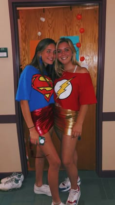 Preppy Superhero Costume, Pinterest Duo Halloween Costumes, Best Friend Superhero Costumes, Duo Simple Costumes, Halloween Costumes For Dues, Cute Halloween Costumes Superhero, 2 Person Halloween Costumes Cute, Group Halloween Costumes Superhero, Casual Halloween Costumes For Women