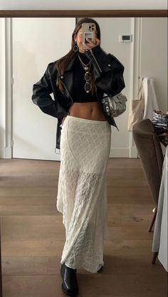 Lace Skirt Outfit Ideas, Lace Jacket Outfit, Black Lace Skirt Outfit, Aina Simon, Long Lace Skirt, Homecoming Dress Ideas, Black Homecoming Dresses, Look Festival