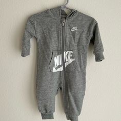 Nike Zip Onesie! Material - Cotton Breathable Size (6m) New Without Tags Make Me An Offer Better Deals On Bundled Items Kids Nike, Make Me An Offer, Gray White, Onesies, One Piece, Nike, Tags, Grey, Best Deals