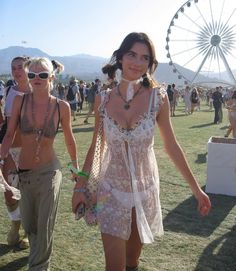 Indie Rave Outfits, Festival Outfits Hippie, 90s Festival Outfit, Indie Festival Outfit, Fairy Fits, Coachella Aesthetic, Lana Concert, Coachella Fits, Lollapalooza Outfit