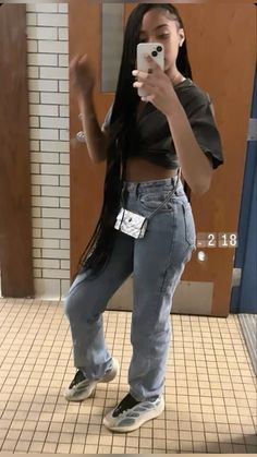 Outfits With Leggings And Sneakers, Outfits For Spring Black Women, Straight Leg Jeans Outfits Black Women, Oversized Outfits, Dunks Outfit, Outfits Black Women, 9th Grade