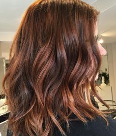 Cinnamon Fall Hair, Dainty Auburn Hair, Medium Length Brown Hair With Red Highlights, Auburn Highlights Brown Hair, Low Maintenance Red Hair, Red Hair Dimension, Copper Hair Color Ideas For Brunettes, Auburn Brunette Hair Reddish Brown, Autum Hair Colours