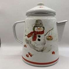 Enamelware coffee pot perfect for winter in excellent condition. Measures 8.5 x 8 x 6.75 inches. Holds approximately 6-8 cups. Coffee Pot, Hot Cocoa, Hallmark, Cocoa, Conditioner, Collectibles