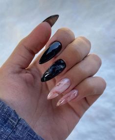 Gucci Nails, Black Acrylic Nails, Grunge Nails, Simple Acrylic Nails, Striped Nails, Short Acrylic Nails Designs, Marble Nails