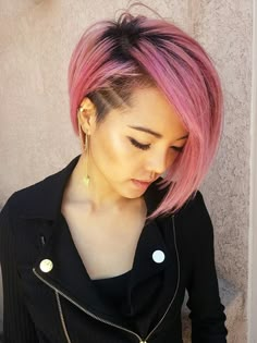 Rose gold/faded pink asymmetrical long pixie with shaved side Womens Half Shaved Hairstyles, Blonde Hair Shaved Sides, Edgy Short Haircuts For Thick Hair, Short Alternative Hairstyles, Hair Shaved On One Side, Long Pixie With Undercut, Half Shaved Hair Short, Colored Hairstyles, Witchy Hair