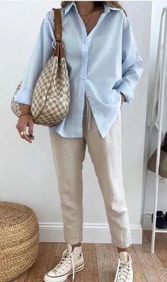 Casual Nice Outfits Summer, Hamptons Casual Outfits, Tailored Pants Sneakers Outfit, It Office Outfits Women, Boho Classic Style Outfits, Well Dressed Life Wardrobe Challenge 2023, Comfy Polished Outfits, Miss Fernandez Capsule, Neutral Style Fashion Minimal Classic