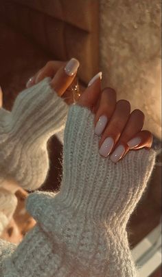 #nails #nailideas #cozy #whiteaesthetic Vanilla Nails Aesthetic, Cream Nails Aesthetic, Medium Nails Acrylic White, Nail Day Aesthetic, Neutral December Nails, Snowy White Nails, Winter White Nails Acrylic, Nail Care Aesthetic, Neutral Dip Powder Nails