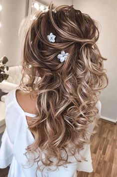 Quincera Hairstyles, Summer Wedding Hairstyles, Hairstyles Bun, Quince Hairstyles, Best Wedding Hairstyles, Summer Hairstyles For Medium Hair, Peinados Fáciles Para Cabello Corto