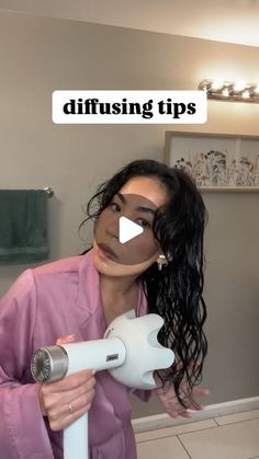 nicole on Instagram: "Diffusing tips ⤵️

When I hover diffuse, I use high speed/med heat and when I’m scrunching my hair with the diffuser (pixie diffusing), I take it down to med speed/med heat.

💨 Don’t rush through hover diffusing and spend 3 - 5 secs on each section. I know.. it’s a snooze fest, which is why I use to speed through it moving my hand every 0.5 seconds, but it actually does the opposite because my hair took much longer to dry

💨 Cup the ends as you hover diffuse. With looser wavy hair, my ends are the first to drop so cupping them while drying will help maintain its shape

💨 I use to diffuse upside down for volume but it left me with a few wonky looking pieces when I flipped back up so now I just do a deep side tilt, diffuse my roots and it gives a similar root lift ef 5 Seconds, Upside Down, Wavy Hair, High Speed, Rush, Heat