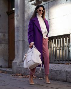 Purple Coat Outfit, Elegant Winter Outfits, Deconstruction Fashion, Winter Outfits Ideas, Colour Combinations Fashion, Purple Coat, Sunny Sunday, Wearing Color, Style Challenge