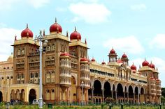 an old building with red domes and the words, all you need to know before visiting mystore palace