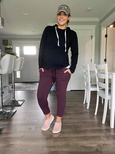 Casual Outfits For Teachers, Outfits For Teachers, Leggins Outfit, Sporty Casual Outfits, Hipster Looks, Casual Work Wear, Cute Workout Outfits, Joggers Outfit, Sporty Casual