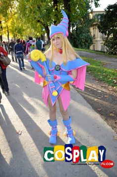 Dark Magician Girl Cosplay from Yu-Gi-Oh! in LUCCA COMICS AND GAMES 2012 Italy Dark Magician Girl, Lucca Comics, Dark Magician, Girl Cosplay, Cute Cosplay, Yu Gi Oh, Cosplay Ideas, Lucca, Cosplay Costume