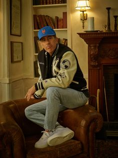 90s Ralph Lauren Aesthetic, Mark Seliger, Normcore Fashion, Streetwear Fall, Jerry Seinfeld, Luxury Aesthetic, Seinfeld, Faded Denim, Fall 2022