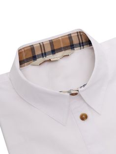 Mens cotton shirt with classic collar and front buttoning, web stripe detail on the inside.Composition: 100% COTTON Waxed Cotton Jacket, White Shirt Men, Cotton Shirts For Men, Sneaker Wedge, Heritage Brands, Waxed Cotton, Yoga Wear, Luxury Boutique, Bridal Shoes