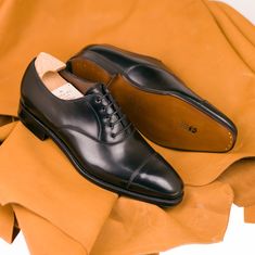 Our cap toe Oxfords 80386 in black Shell Cordovan from @horweenleather. Featuring a Rendenbach jr. sole in a refined Goodyear welt construction. Black Menswear, Cordovan Shoes, Shoes Wallpaper, Shoes For School, Shoes Illustration, Pretty Shoes Sneakers, Shoes Sneakers Jordans, Disney Shoes, Stunning Shoes