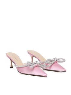 -Satin mules -Iconic double shiny bow -Heel: 5 cm -Made in Italy -Colour: PinkComposition: 100% Silk Elegant Pink Evening Mules, Elegant Evening Mules With Bow, Versace Shop, Double Bow, Bow Heels, Saint Laurent Shoes, Sneaker Wedge, Personalized Accessories, Accessories Branding