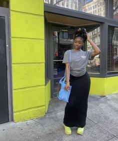 Cool Skirts Outfits, Cute Long Skirt Outfits Black Women, Long Cardigan Outfit With Skirt, Long Gray Skirt Outfit Black Women, Long Skirts Outfit Black Women, Long Skirt Fashion Casual Street Styles, School Long Skirt Outfits, Corporate Gowns For School, Black Long Skirt Outfit Black Women