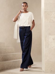 Côte Wide-Leg Jean | Banana Republic Navy Blue Trousers Outfit, Blue Trousers Outfit, Middle Aged Women Fashion, Mom Fits, Summer Business Casual Outfits, Business Casual Summer, Womens Chinos, Ultra Wide, Capsule Outfits