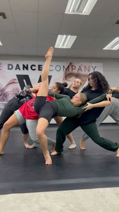 a group of people in a dance class