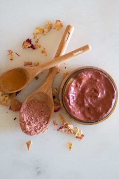 Rose Clay Face Mask, Natural House Cleaners, Our Oily House, Face Mask Ingredients, Turmeric Face, Turmeric Face Mask, Rose Face Mask, How To Make Rose, Earth Mama