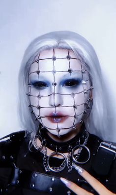 Female Horror Costume Ideas, Hellraiser Inspired Outfit, Female Pinhead Costume, Unique Horror Costumes, Women’s Horror Costume, Pin Head Makeup, Scary Woman Halloween Costumes, Cenobite Costume, Horror Cosplay Female