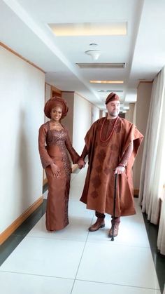 Two Tone Metallic Aso Oke, Nigerian Father Of The Bride Attire, Yoruba Dress Style, Aso Oke Styles Traditional Weddings, Yoruba Traditional Wedding Attire, Nigerian Traditional Attire, Nigerian Traditional Dresses, African Lifestyle