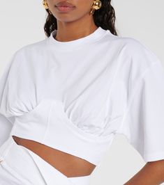 Trendy Short Sleeve Elastane Crop Top, White Fitted Crop Top, Fitted White Cropped Top, White Fitted Top With Cropped Hem, White Fitted Crop Top With Cropped Hem, Fitted White Top With Cropped Hem, White Elastane Summer Crop Top, White Elastane Crop Top For Summer, Trendy White Elastane Tops