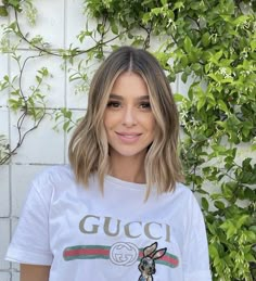 Blend Grown Out Highlights, Center Part Long Bob, Bronde Balayage Short Hair Bob Cut, Summer Short Hair 2023, Blonde Bob Olive Skin, Bronde Balayage Long Bob, Medium Blonde Lob, Dimensional Short Hair, Light Brown Hair With Highlights Shoulder Length