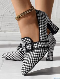 OrcaJump - Sophisticated Houndstooth Bowknot Chunky Heel Pumps Chunky Pumps, Chic Chic, Chunky Heel Shoes, Colorful Heels, Chunky Heel Pumps, Black Block Heels, Black Pumps Heels, Chic Type, Buckled Heels